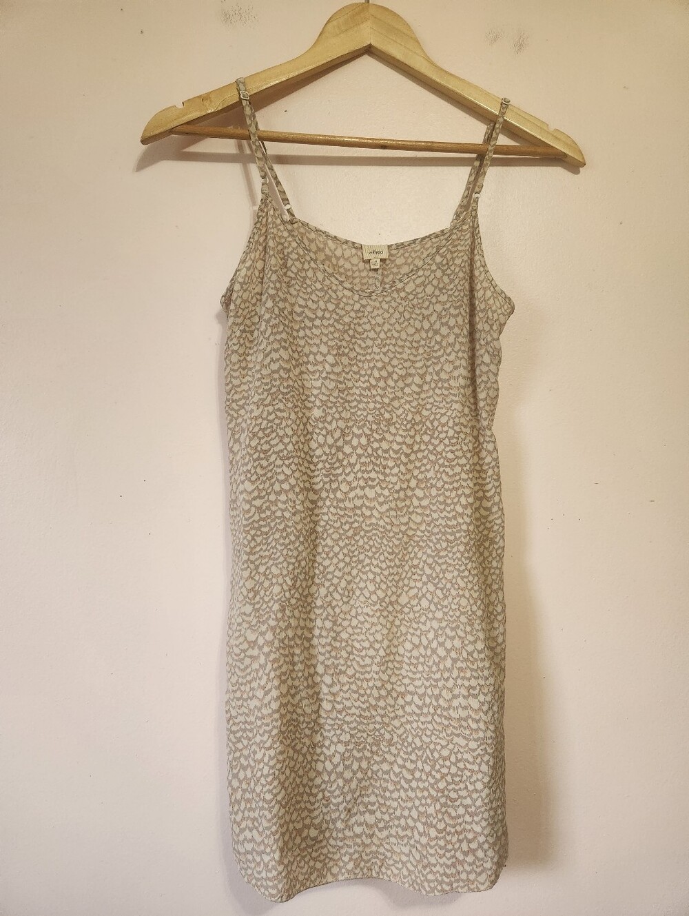 Wilfred Aritzia 100% Silk Neutral Abstract Print Slip Dress Size XS EUC
